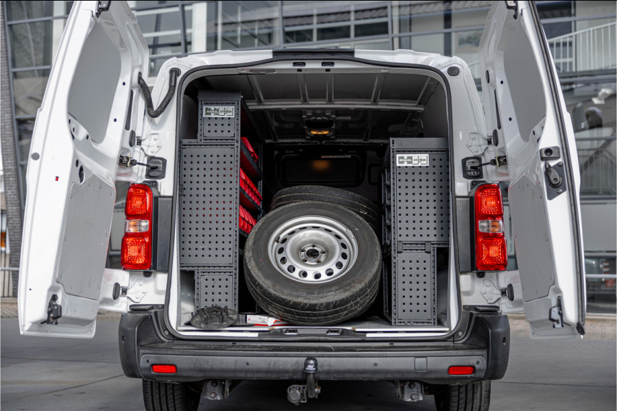 Opel Vivaro 2.0 CDTI L3H1 XL Edition | Automaat | CarPlay | Camera | Stoelverwarming | Trekhaak | F1 Flippers | Cruise control | Bedrijfswageninrichting | 3-Zitter | Nieuwe APK