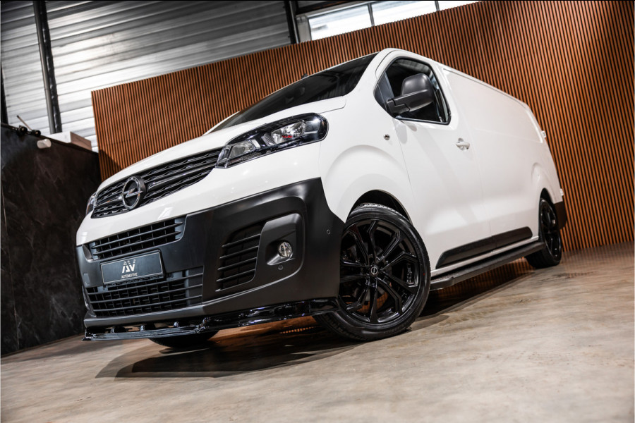 Opel Vivaro 2.0 CDTI L3H1 XL Edition | Automaat | CarPlay | Camera | Stoelverwarming | Trekhaak | F1 Flippers | Cruise control | Bedrijfswageninrichting | 3-Zitter | Nieuwe APK