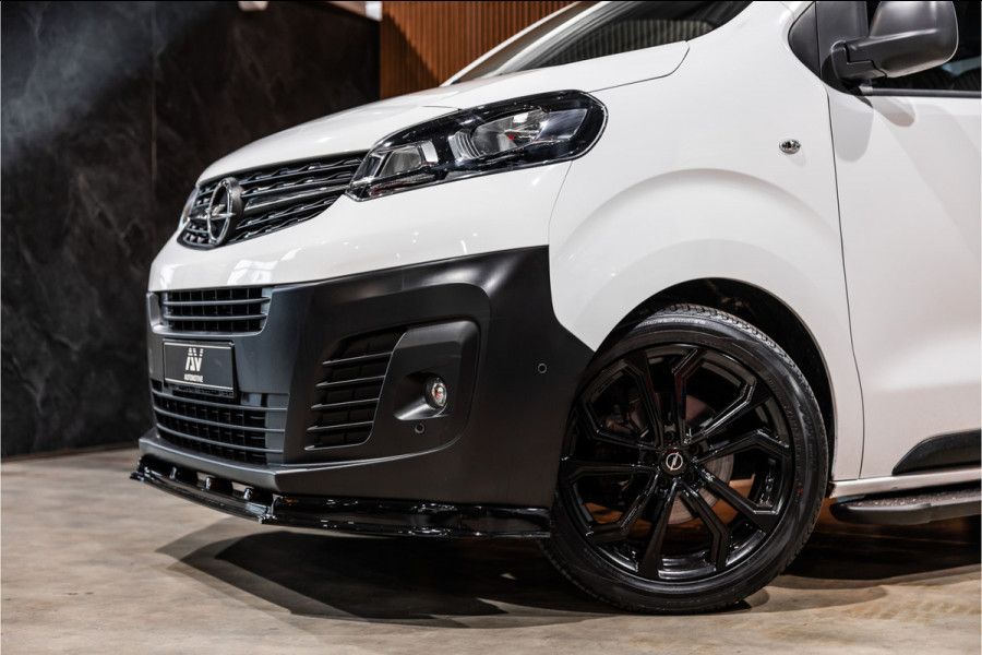 Opel Vivaro 2.0 CDTI L3H1 XL Edition | Automaat | CarPlay | Camera | Stoelverwarming | Trekhaak | F1 Flippers | Cruise control | Bedrijfswageninrichting | 3-Zitter | Nieuwe APK