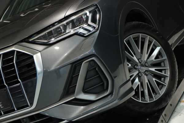 Audi Q3 40 TFSI Quattro 3x S-Line / PANO / VIRTUAL / ACC / CAMERA / DODEHOEK / 19'