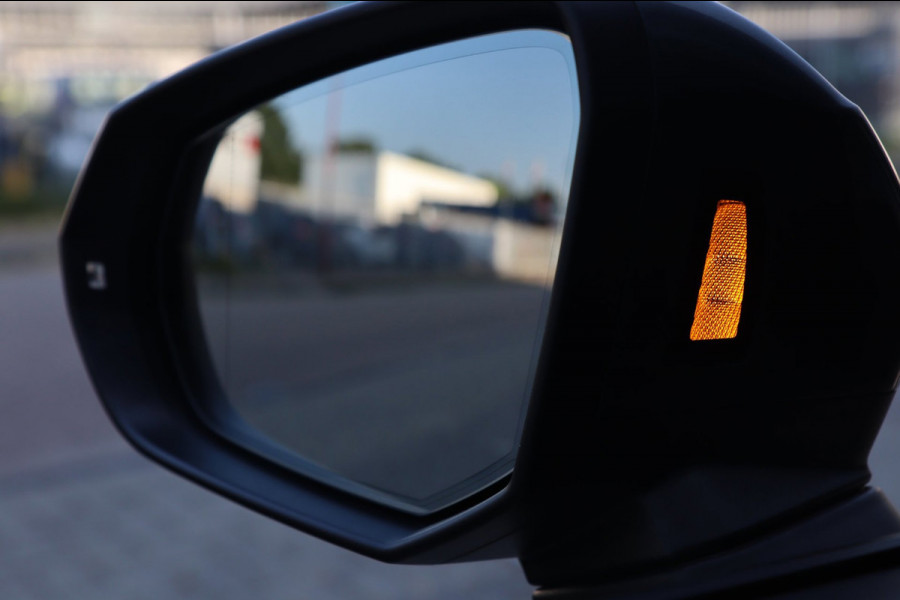 Audi Q3 40 TFSI Quattro 3x S-Line / PANO / VIRTUAL / ACC / CAMERA / DODEHOEK / 19'