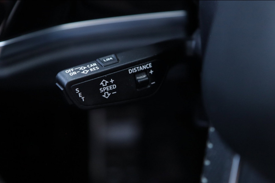 Audi Q3 40 TFSI Quattro 3x S-Line / PANO / VIRTUAL / ACC / CAMERA / DODEHOEK / 19'
