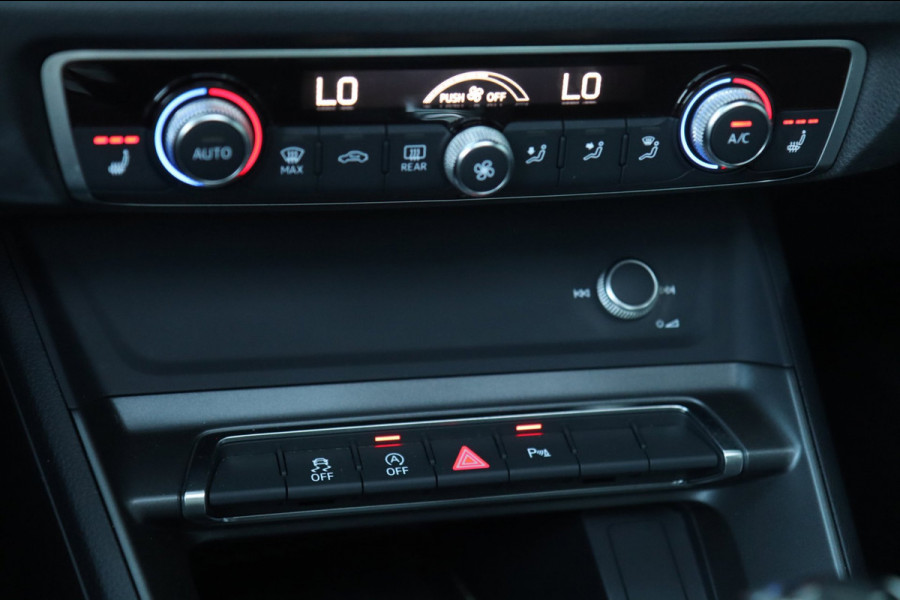 Audi Q3 40 TFSI Quattro 3x S-Line / PANO / VIRTUAL / ACC / CAMERA / DODEHOEK / 19'