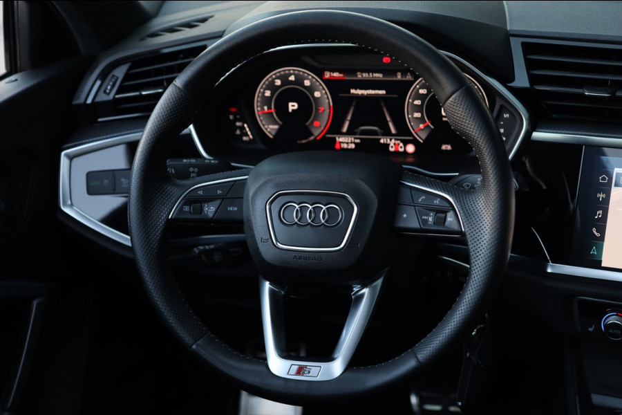 Audi Q3 40 TFSI Quattro 3x S-Line / PANO / VIRTUAL / ACC / CAMERA / DODEHOEK / 19'