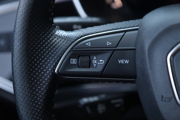 Audi Q3 40 TFSI Quattro 3x S-Line / PANO / VIRTUAL / ACC / CAMERA / DODEHOEK / 19'