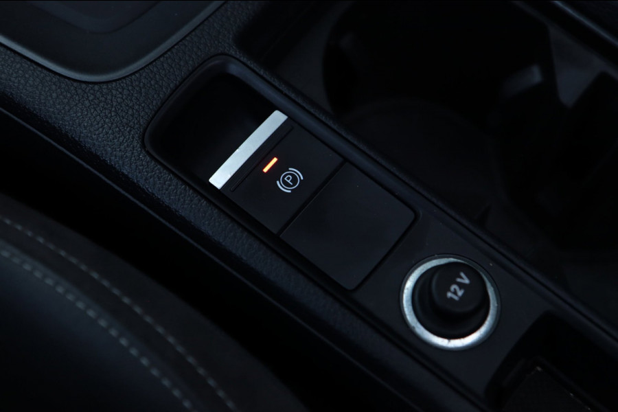 Audi Q3 40 TFSI Quattro 3x S-Line / PANO / VIRTUAL / ACC / CAMERA / DODEHOEK / 19'
