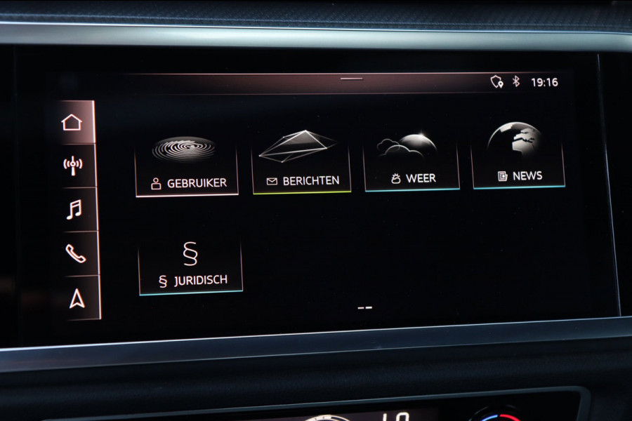 Audi Q3 40 TFSI Quattro 3x S-Line / PANO / VIRTUAL / ACC / CAMERA / DODEHOEK / 19'