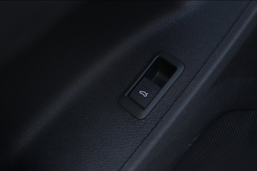 Audi Q3 40 TFSI Quattro 3x S-Line / PANO / VIRTUAL / ACC / CAMERA / DODEHOEK / 19'