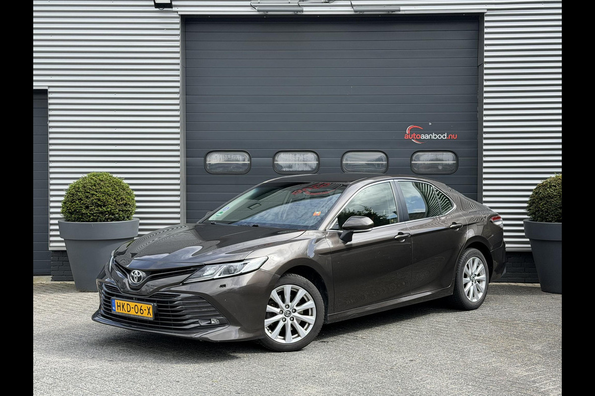 Toyota Camry 2.5 Hybrid Dynamic | Camera | Lederen Bekleding | Stoelverwarming | Lichtmetalen Velgen |