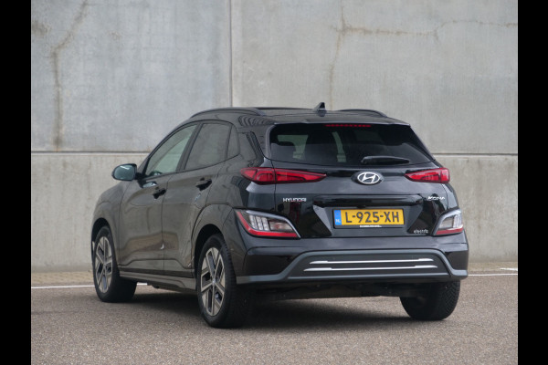 Hyundai Kona EV Premium Sky 64 kWh | schuifdak | leder | krell sound | slechts 36.000km..
