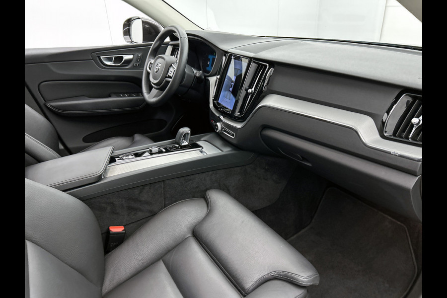 Volvo XC60 2.0 T6 Plug-in LongRange AWD Plus Bright / Panoramadak / Pdc+Camera / NL.Auto / Stoel-Stuurverwarming / Apk 02-2027