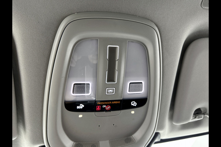 Volvo XC60 2.0 T6 Plug-in LongRange AWD Plus Bright / Panoramadak / Pdc+Camera / NL.Auto / Stoel-Stuurverwarming / Apk 02-2027