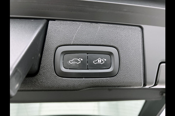 Volvo XC60 2.0 T6 Plug-in LongRange AWD Plus Bright / Panoramadak / Pdc+Camera / NL.Auto / Stoel-Stuurverwarming / Apk 02-2027
