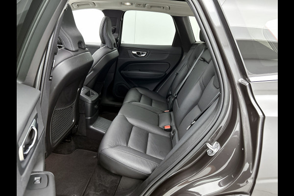 Volvo XC60 2.0 T6 Plug-in LongRange AWD Plus Bright / Panoramadak / Pdc+Camera / NL.Auto / Stoel-Stuurverwarming / Apk 02-2027