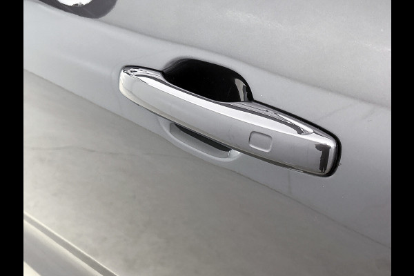 Volvo XC60 2.0 T6 Plug-in LongRange AWD Plus Bright / Panoramadak / Pdc+Camera / NL.Auto / Stoel-Stuurverwarming / Apk 02-2027