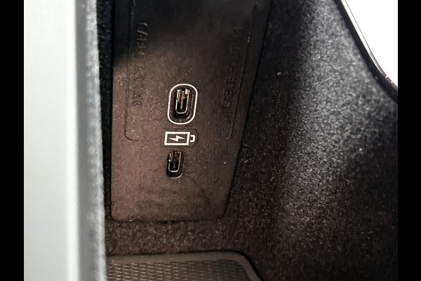 Volvo XC60 2.0 T6 Plug-in LongRange AWD Plus Bright / Panoramadak / Pdc+Camera / NL.Auto / Stoel-Stuurverwarming / Apk 02-2027