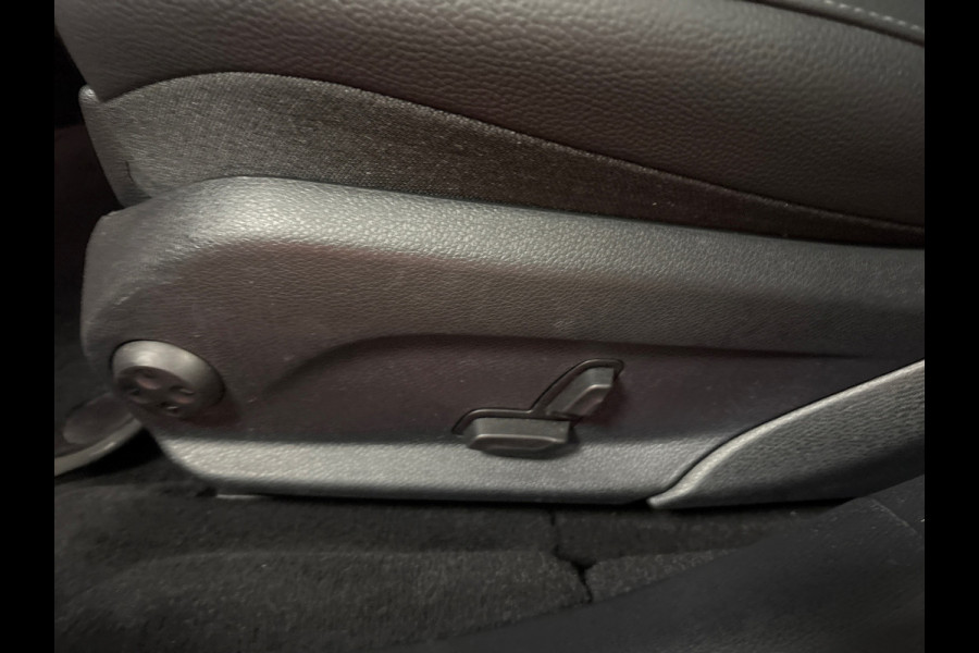 Mercedes-Benz E-Klasse Estate 300 e AMG Line / Panoramadak / Wide screen / Face lift / Trekhaak / Navigatie / Camera