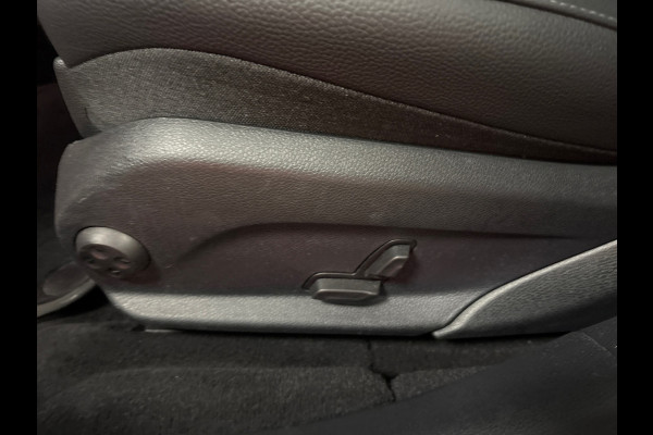 Mercedes-Benz E-Klasse Estate 300 e AMG Line / Panoramadak / Wide screen / Face lift / Trekhaak / Navigatie / Camera