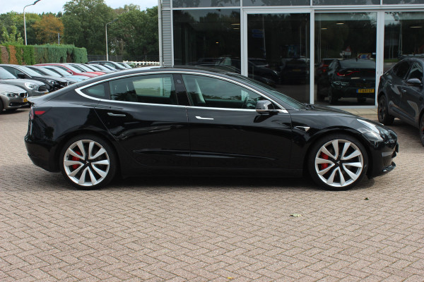 Tesla Model 3 Performance AWD 75 kWh / SoH 85,1% / Autopilot / Panoramadak / Camera / Leder / 20''' Leder / Premium Audio