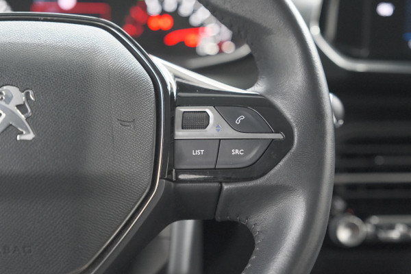 Peugeot 208 PureTech 100 Allure Pack | Parkeersensoren | Apple Carplay | Stoelverwarming