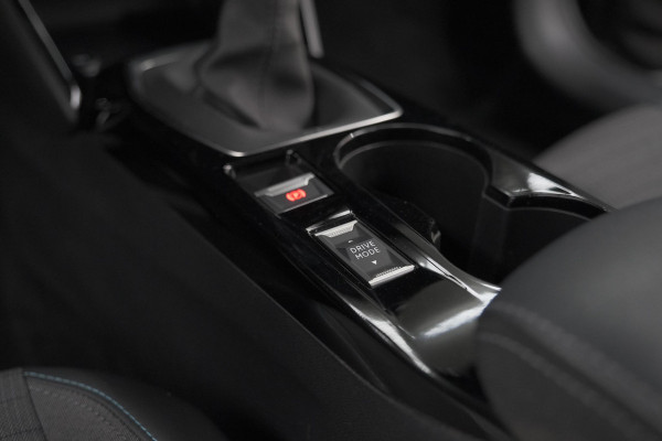 Peugeot 208 PureTech 100 Allure Pack | Parkeersensoren | Apple Carplay | Stoelverwarming