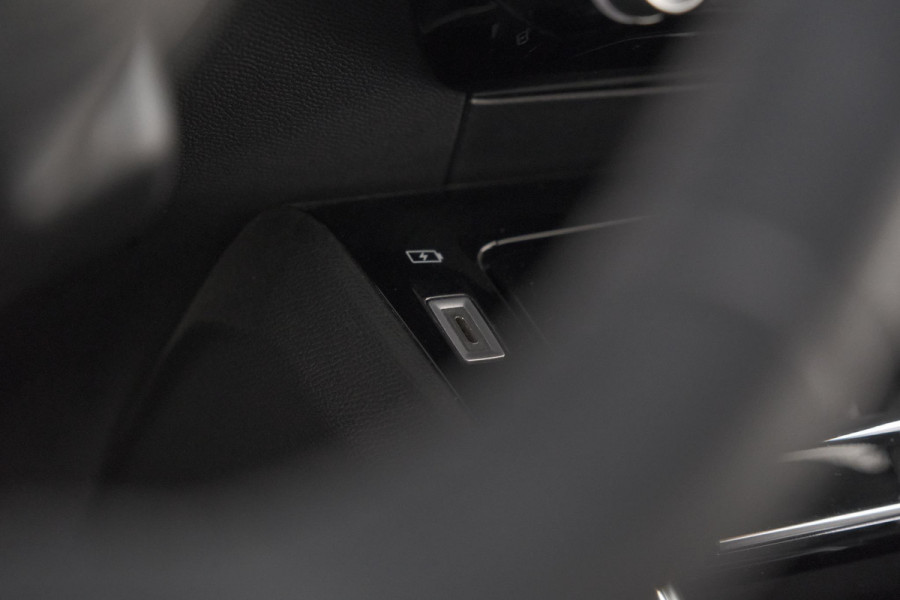 Peugeot 208 PureTech 100 Allure Pack | Parkeersensoren | Apple Carplay | Stoelverwarming