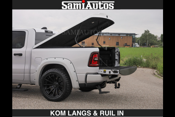 Dodge Ram HUD | 420PK | LUCHTVERING | PANO | PASSAGIERSSCHERM | BOM EN BOM VOL | Comfortabele Dubbele Cabine met Royale 5 Zitplaatsen | DODGE RAM PREMIUM LARAMIE EDITION | Voorraad Nr 2230 - 8765 | De specialist in Amerikaanse pick‑ups in Nederland en Europa.
