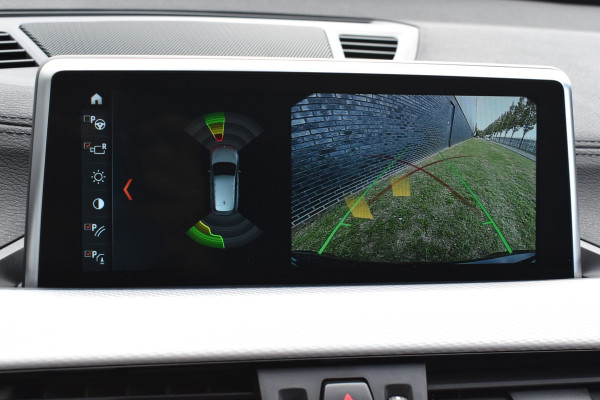 BMW X1 sDrive18i M-Pakket Carplay/Navi Panoradak Automaat Led Stoelverwarming