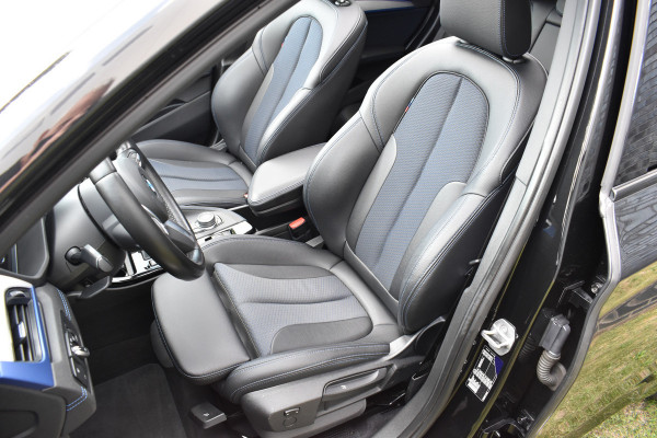 BMW X1 sDrive18i M-Pakket Carplay/Navi Panoradak Automaat Led Stoelverwarming