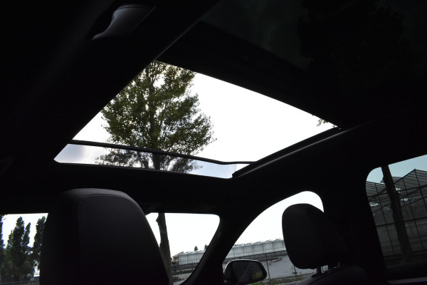 BMW X1 sDrive18i M-Pakket Carplay/Navi Panoradak Automaat Led Stoelverwarming