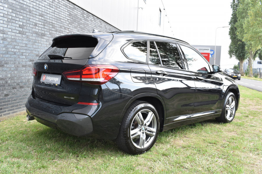 BMW X1 sDrive18i M-Pakket Carplay/Navi Panoradak Automaat Led Stoelverwarming