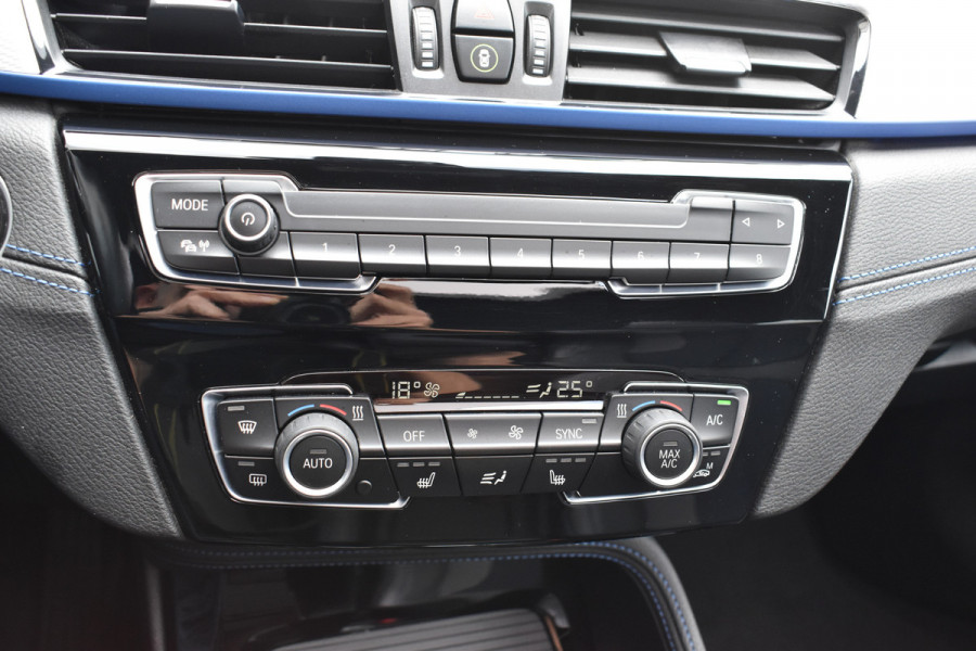 BMW X1 sDrive18i M-Pakket Carplay/Navi Panoradak Automaat Led Stoelverwarming