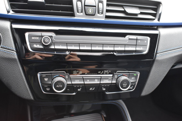 BMW X1 sDrive18i M-Pakket Carplay/Navi Panoradak Automaat Led Stoelverwarming