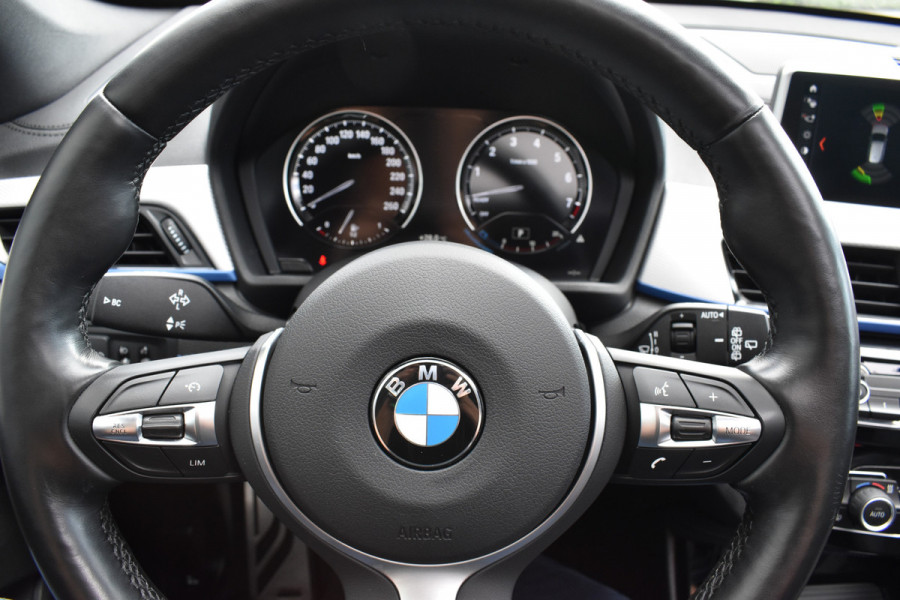 BMW X1 sDrive18i M-Pakket Carplay/Navi Panoradak Automaat Led Stoelverwarming