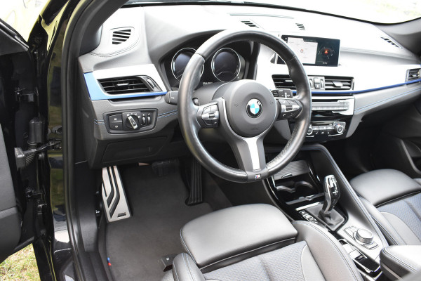 BMW X1 sDrive18i M-Pakket Carplay/Navi Panoradak Automaat Led Stoelverwarming
