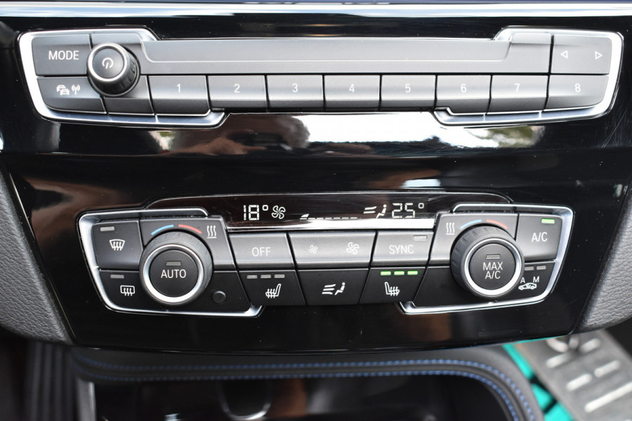BMW X1 sDrive18i M-Pakket Carplay/Navi Panoradak Automaat Led Stoelverwarming
