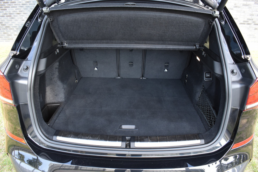 BMW X1 sDrive18i M-Pakket Carplay/Navi Panoradak Automaat Led Stoelverwarming