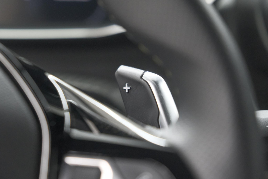 Peugeot 208 1.2 Hybrid 145 e-DCS6 GT | Alcantara Pakket | Camera | Apple Carplay | Stoelverwarming