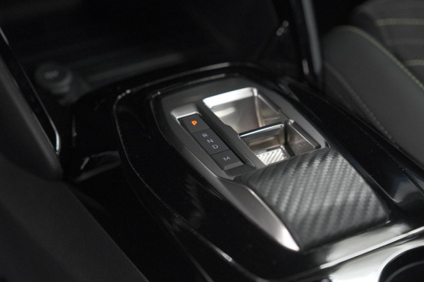 Peugeot 208 1.2 Hybrid 145 e-DCS6 GT | Alcantara Pakket | Camera | Apple Carplay | Stoelverwarming