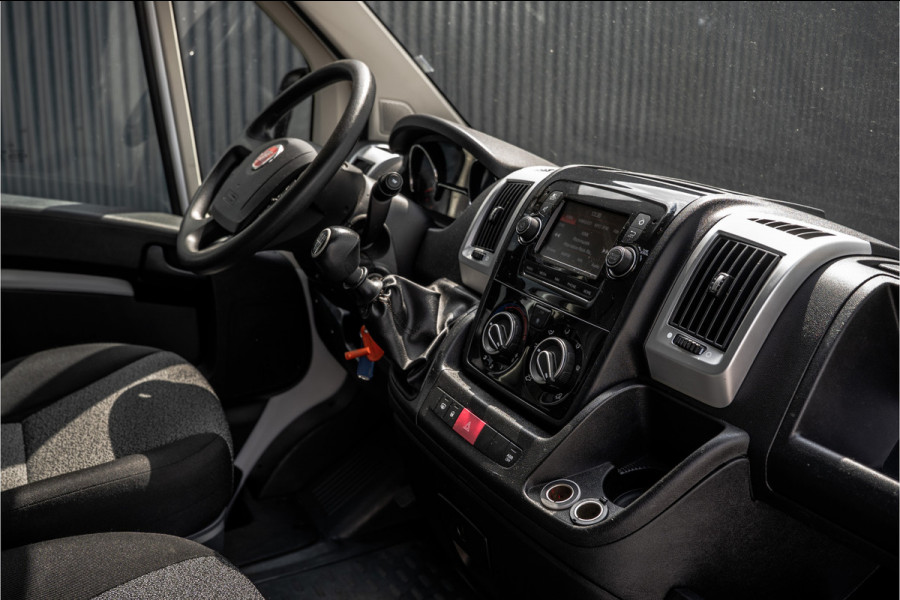 Fiat Ducato 2,3 140PK | Bakwagen met laadklep | 3-Zits | LED | Cruise | Airco