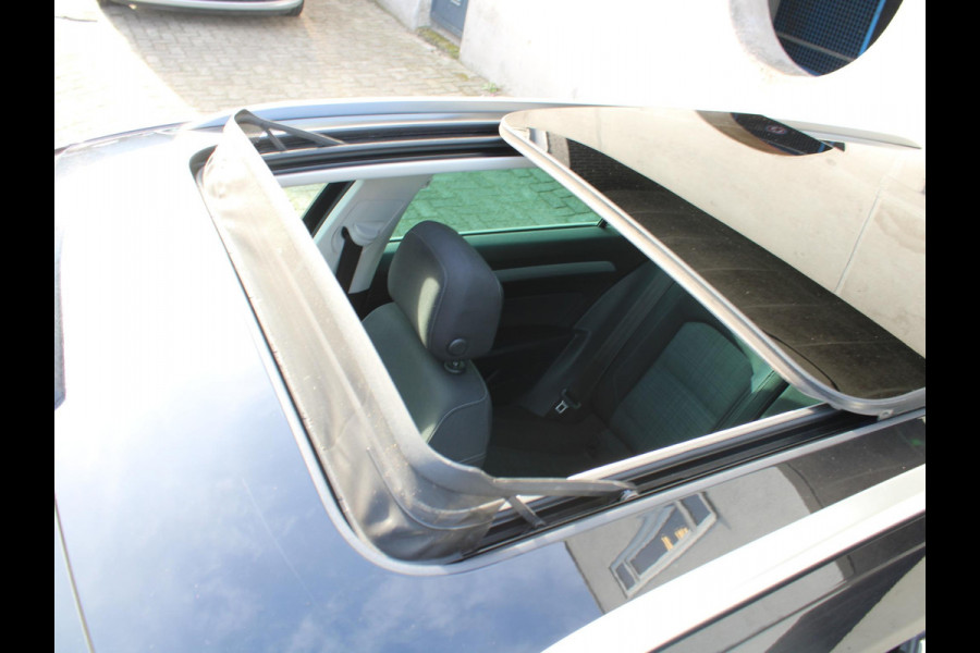 Volkswagen Passat Variant 1.5 TSI Business | PANORAMISCH SCHUIFDAK | WINTER PAKKET | APPLE CARPLAY | TREKHAAK |