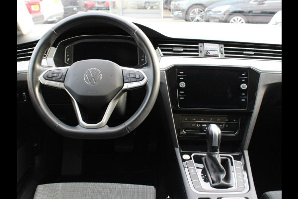 Volkswagen Passat Variant 1.5 TSI Business | PANORAMISCH SCHUIFDAK | WINTER PAKKET | APPLE CARPLAY | TREKHAAK |