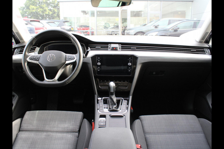 Volkswagen Passat Variant 1.5 TSI Business | PANORAMISCH SCHUIFDAK | WINTER PAKKET | APPLE CARPLAY | TREKHAAK |