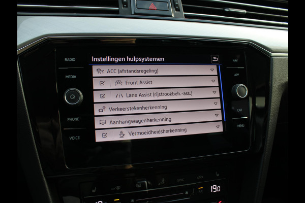 Volkswagen Passat Variant 1.5 TSI Business | PANORAMISCH SCHUIFDAK | WINTER PAKKET | APPLE CARPLAY | TREKHAAK |