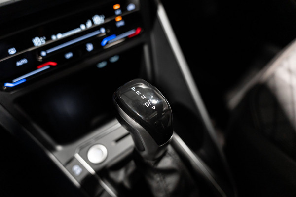 Volkswagen Taigo 1.5 TSI R-Line DSG PANO IQ