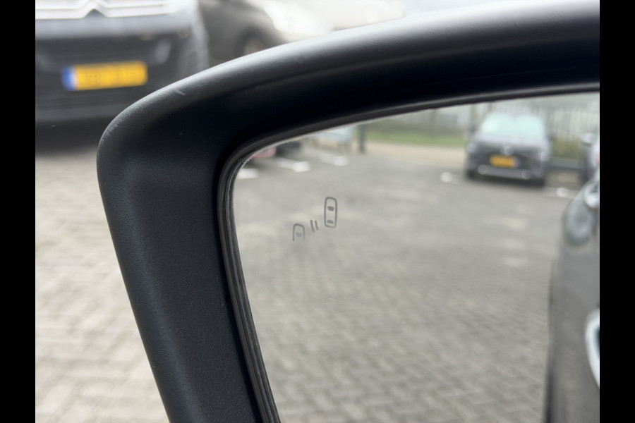 Mitsubishi Eclipse Cross 1.5 DI-T First Edition (Trekhaak (1.600kg) - Camera - Leder incl stoelverwarming - Parkeersensoren V+A - Keyless Entry - Head up
