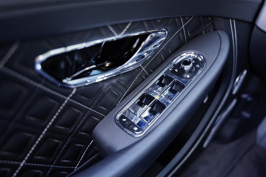 Bentley Continental GTC 6.0 W12 First Edition Full Carbon