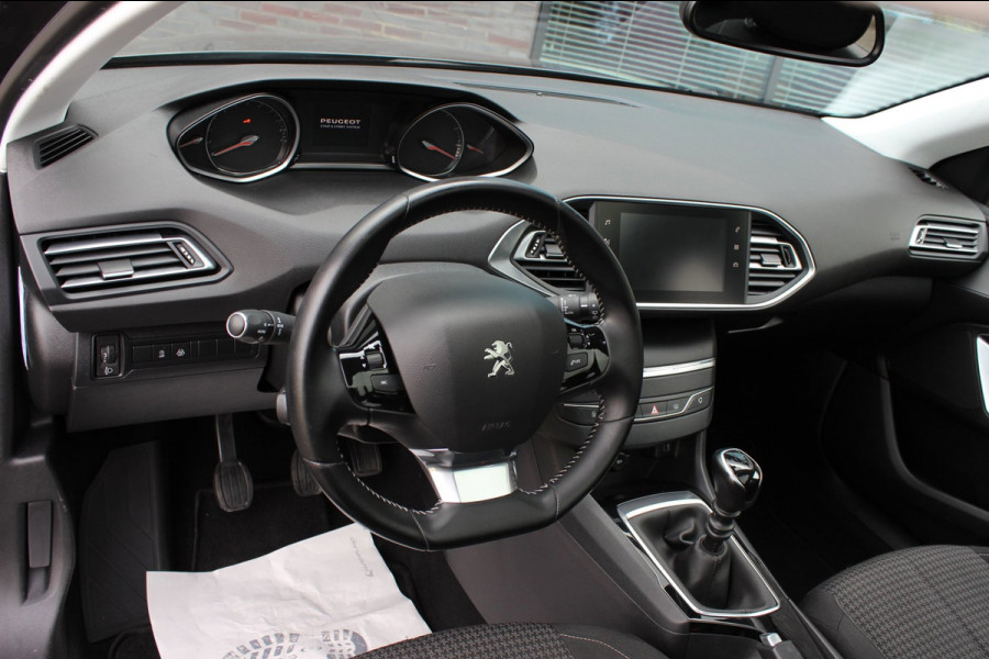 Peugeot 308 SW 1.2 PureTech Blue Lease Executive