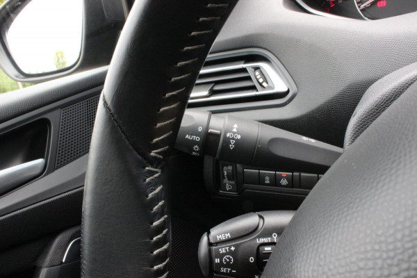 Peugeot 308 SW 1.2 PureTech Blue Lease Executive
