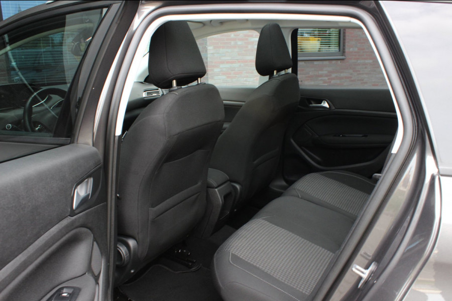 Peugeot 308 SW 1.2 PureTech Blue Lease Executive